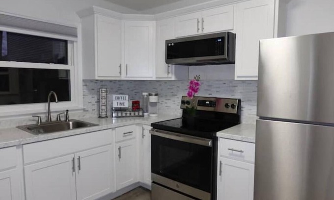 Newtonville Apartment | Dead end street apt in Colonie