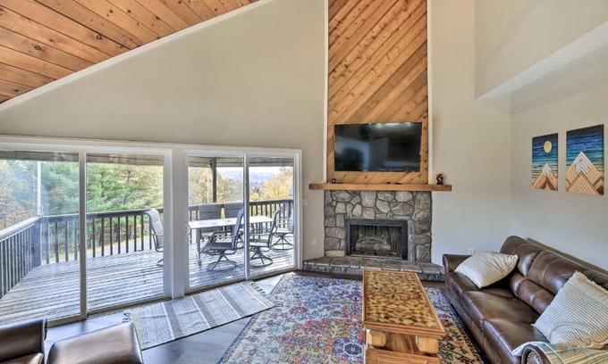 Lynn Garden House | Deck and Mtn Views Fain Chalet in Kingsport