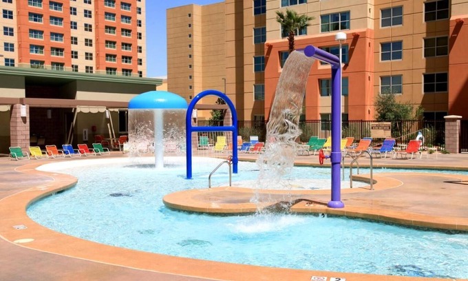 Enterprise Resort | Dee's & B's Vegas Vacay