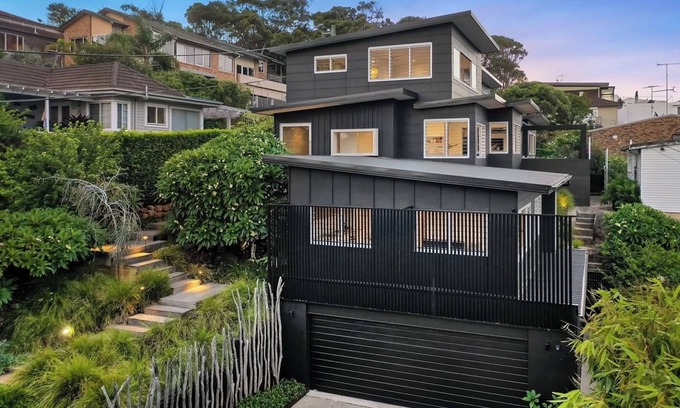 Dee Why House | Dee Why Luxury Family Home Sunrise to Sunset views.