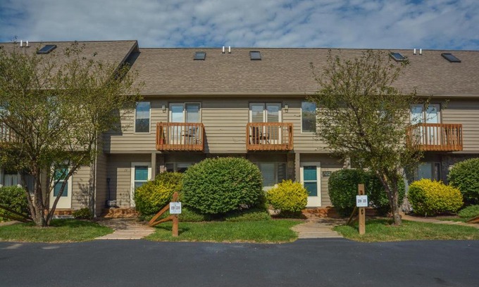 McHenry House | Deep Creek Village #20