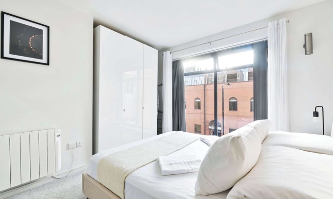 Wapping Apartment | Delightful Tower Bridge Apartment Sleeps 6