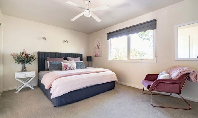 Creswick House | Delightfully stays is walking distance to Main Street in a quiet location