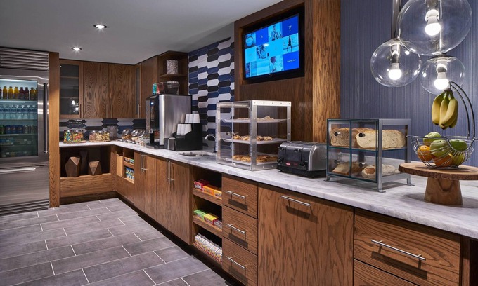 Norfolk - Virginia Beach Hotel | Delta Hotels by Marriott Norfolk Airport