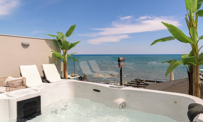 Laganas Apartment | Deluxe Apartment with Sea View