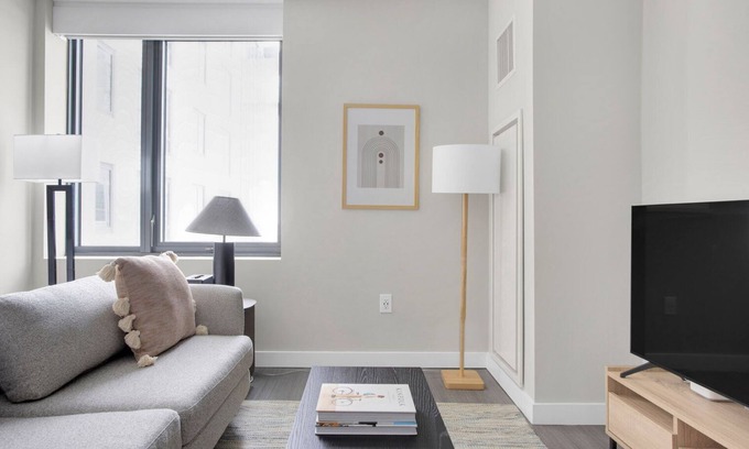 West End Apartment | Deluxe North Station Studio w/W/D & Gym, near TD Garden, by Blueground