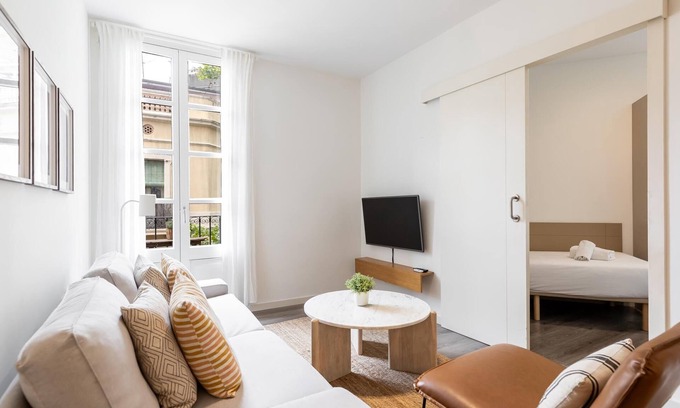 Hostafrancs Apartment | DELUXE THREE BEDROOM APARTMENT