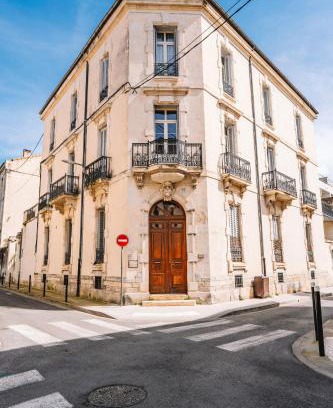 Faubourg Apartment | Demeure & Confort by Les Demeures de Rachel