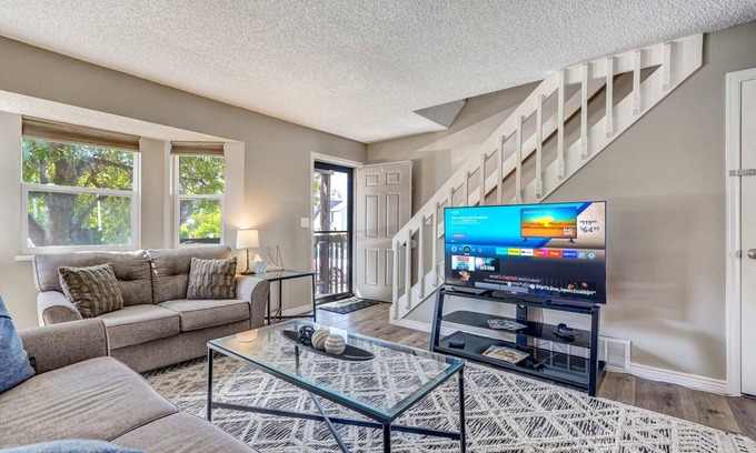 Northeast Colorado Springs House | Denmark Landing! Executive Oasis King Townhome