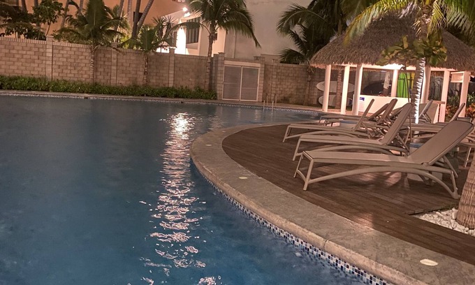 Las Gaviotas Condo | Departamento DE Lujo A PIE DE Playa Zona Dorada