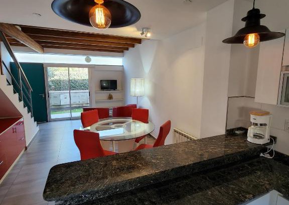 Arguello Apartment | Depto entero, moderno a metros de Sanatorio Allende