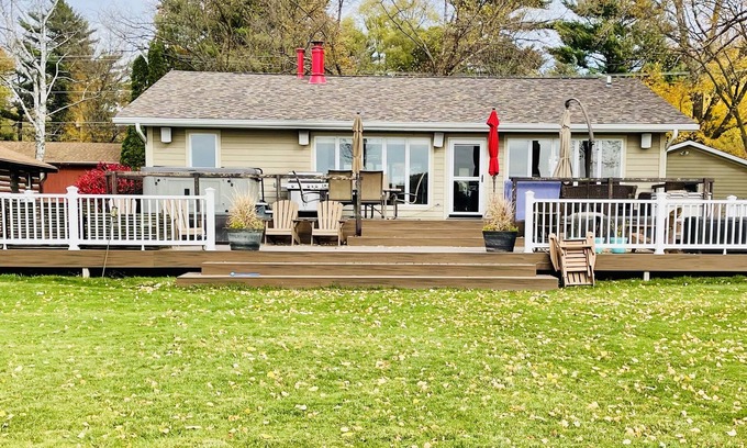Lake Ripley House | DESIGNED FOR FUN! LAKEFRONT HOME - PET FRIENDLY! HOT TUB, FIRE PIT READY TO GO!