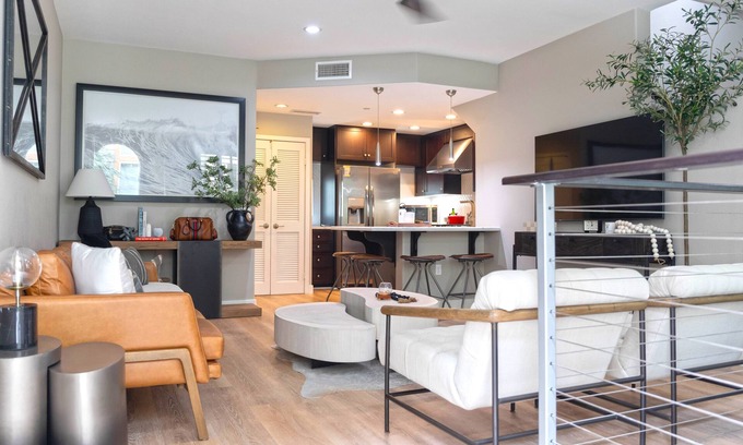 Village of La Jolla House | Designer home in La Jolla w/private garage, 360 roof deck view, heat/air