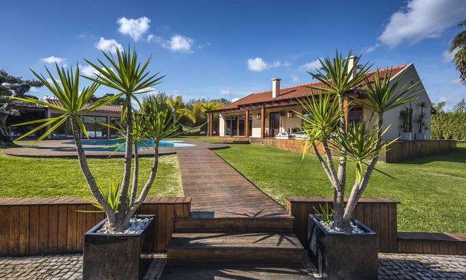 Fernao Ferro Villa | Designer villa with private swimming pool near Sesimbra