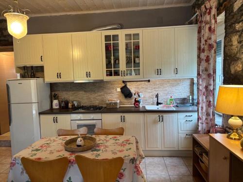 Central Tzoumerka House | Despina house