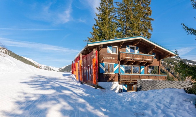 Konigsleiten Ski Chalet | Detached chalet on the slopes of Zillertal Arena