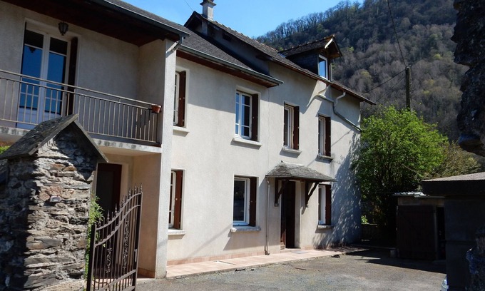 Geu House | Detached house of 65 m2, renovated, with secure court 7 km from Lourdes.