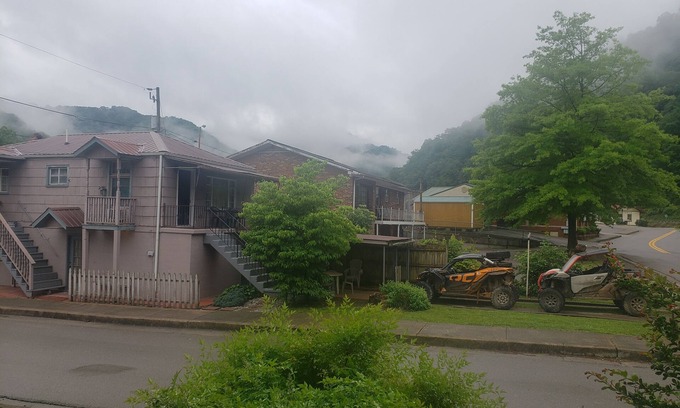 Matewan Cottage | Devil Anse Trail House Matewan WV access to Buffalo Mountain Devil Anse Trail