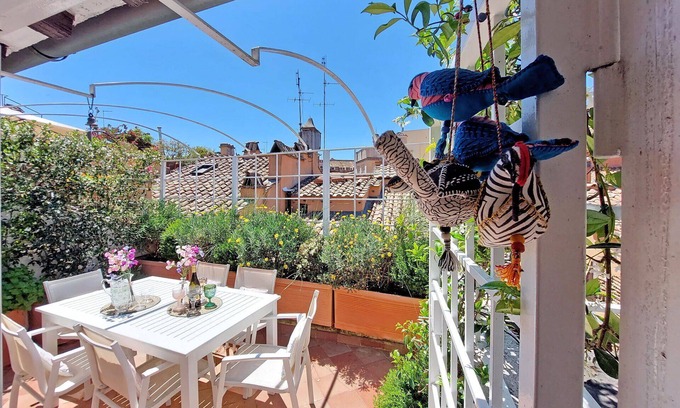 Rione V Ponte Apartment | Di Panico, Navona Duplex With Terrace By Halldis