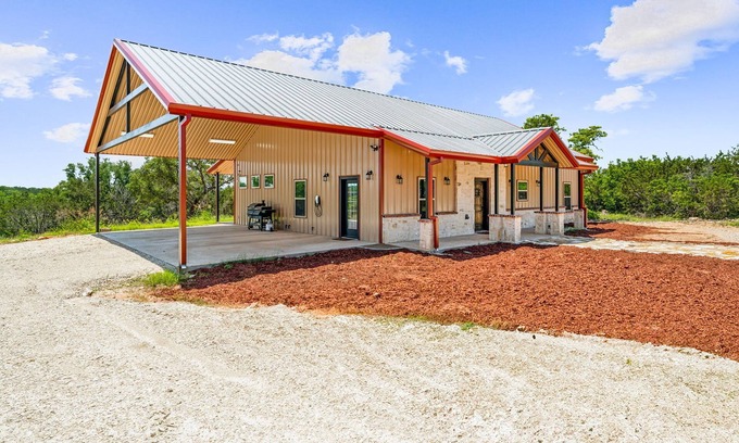 Paluxy House | Diamond K Lodge in the Hill Country near Glen Rose, Texas.