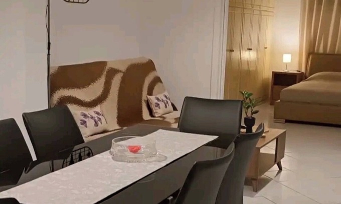 Nea Ionia Apartment | Dimitri's Cosy Home in Nea Ionia with wifi,a/c, kitchen and sunny yard