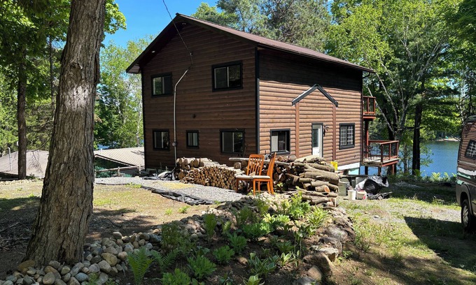 Faraday Cottage | Discover Serenity: Ultimate Summer Getaway Awaits at Charming Cottage Retreat!