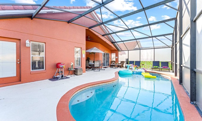 Solana Villa | Disney Family fun private pool/game room/theme room Weekly/Monthly Discount