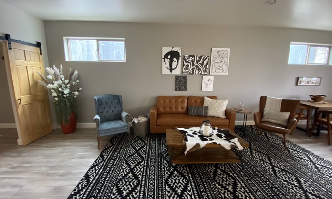 Four Corners Apartment | Ditch Hideaway