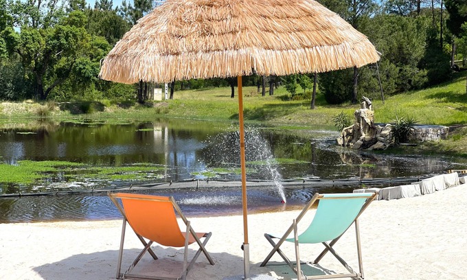 Coruche Cottage | DoAguaBoa, yellow accommodation