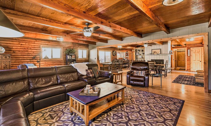 Kings Beach Cabin | Dog-Friendly Kings Beach Log Cabin w/Hot Tub!