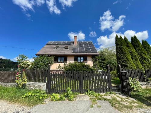 Ujsoy House | Dom Znajomych - cały dla Ciebie, ogrodzony, wygodny