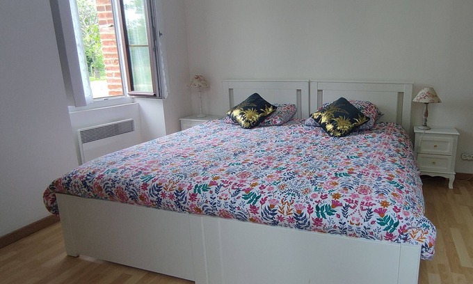 Bazouges-sur-le-Loir House | Domaine de Caillebert : Longère classée 3* 9p au calme proche zoo la flèche