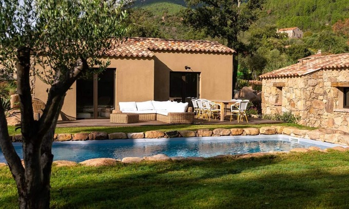 San-Gavino-di-Carbini House | Domaine de Gialla Bergerie I Pini, 2 pers, piscine chauffée, 10 mn plage