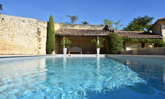 Puisseguin House | Domaine de Bayens - Piscine Privée