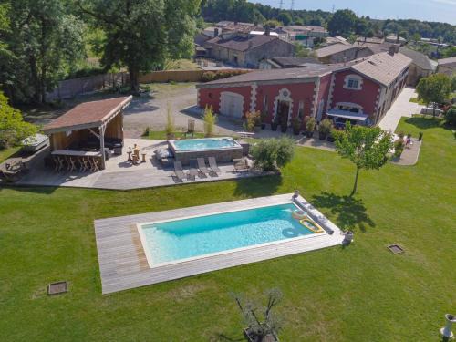 Gauriaguet House | DOMAINE DES PIERRES PRECIEUSES - Demeure de Charme - Grand Standing - 15 pers - Spa - Massages - Détente et Bien-être - 30' Bordeaux