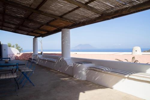 Filicudi Porto Apartment | Domus Sicily - Casa Timpone