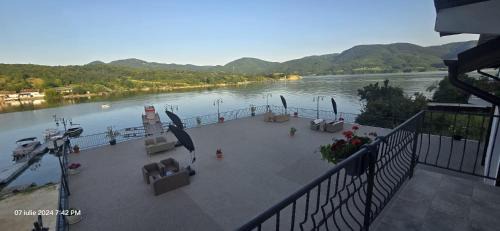 Eselnita House | Donaris