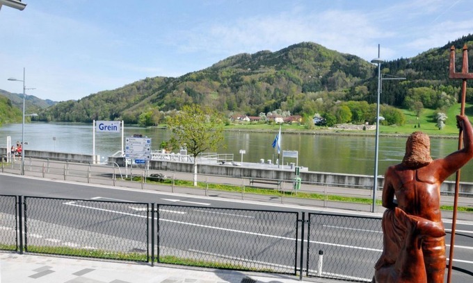 Grein Apartment | Donaublick Apfelstrudel - Wohnen bei Schörgi