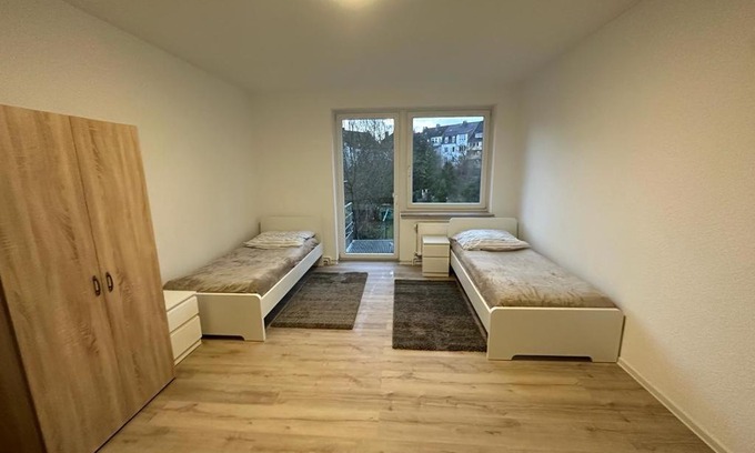 Osnabrueck House | Doppelzimmer in einer Dreizimmerwohnung mit Bad und Küche