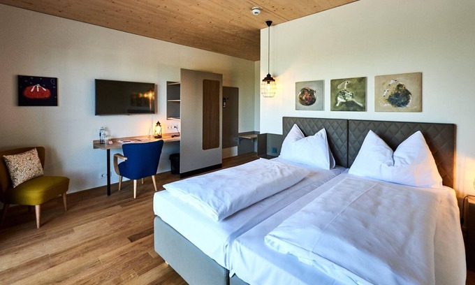 Rust House | Doppelzimmer Seeseite, Dusche, WC - Hotel Katamaran