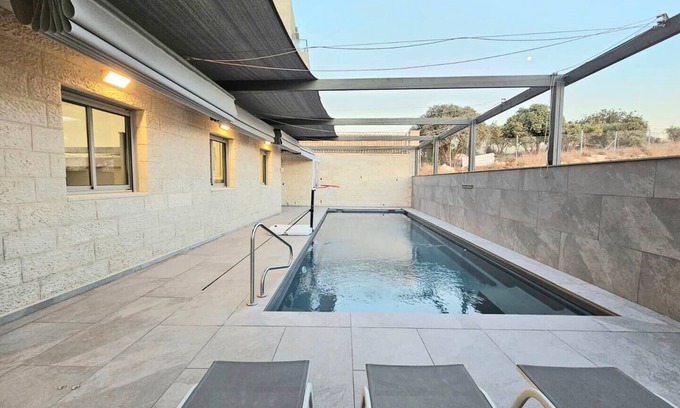 Beit Shemesh Apartment | Double aqua suite with a heated private pool