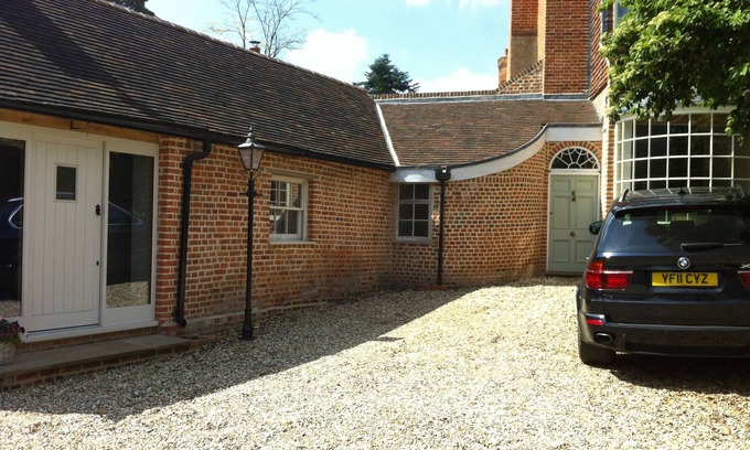 Brentwood House | Double Bedroom in Grade 2 Listed Barn Conversion