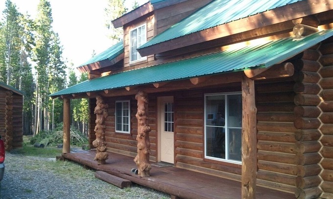 Dubois Cabin | Double D Mountain Escape Family Cabin Close to Yellowstone!