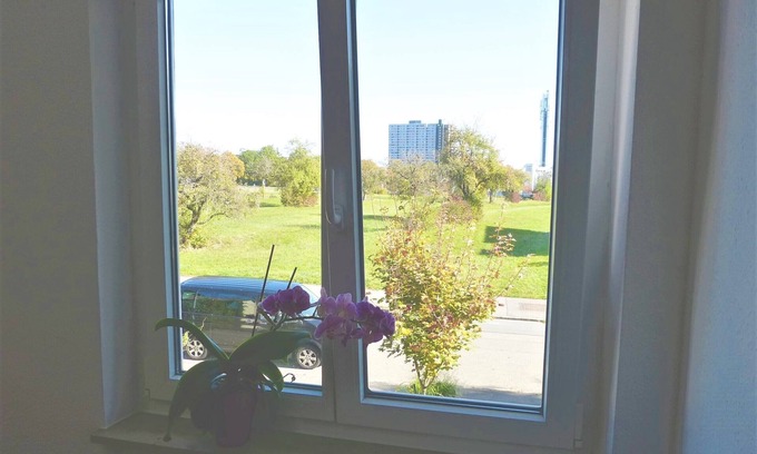 Wanne Apartment | Double room, 14.5 sqm, with 2 single beds, shower and WC