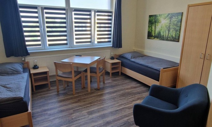 Bad Duerrenberg House | Double room Ellerbach - Guesthouse Heinrich Heine Schule