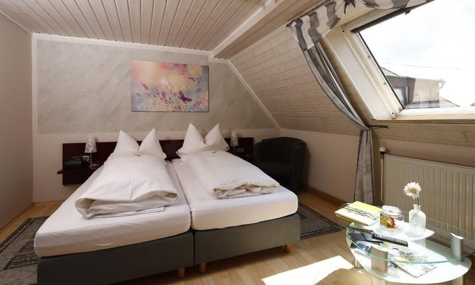 Hohenberg a.d.Eger Apartment | Double room with private bathroom