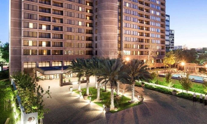 Uptown Hotel | DoubleTree by Hilton Hotel & Suites Houston by the Galleria