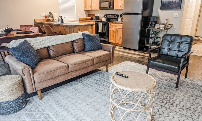 Philomath House | Downtown Getaway close to Corvallis