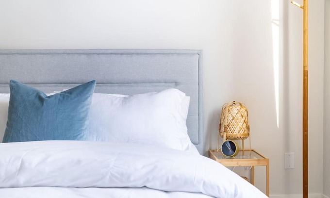 North End Apartment | Downtown Kelowna Modern Spacious Oasis + Mountain View