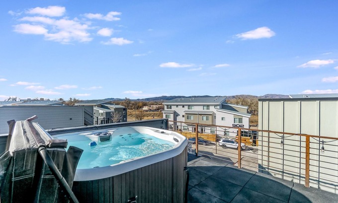 Old Town North House | Downtown Mountain Views Guesthouse